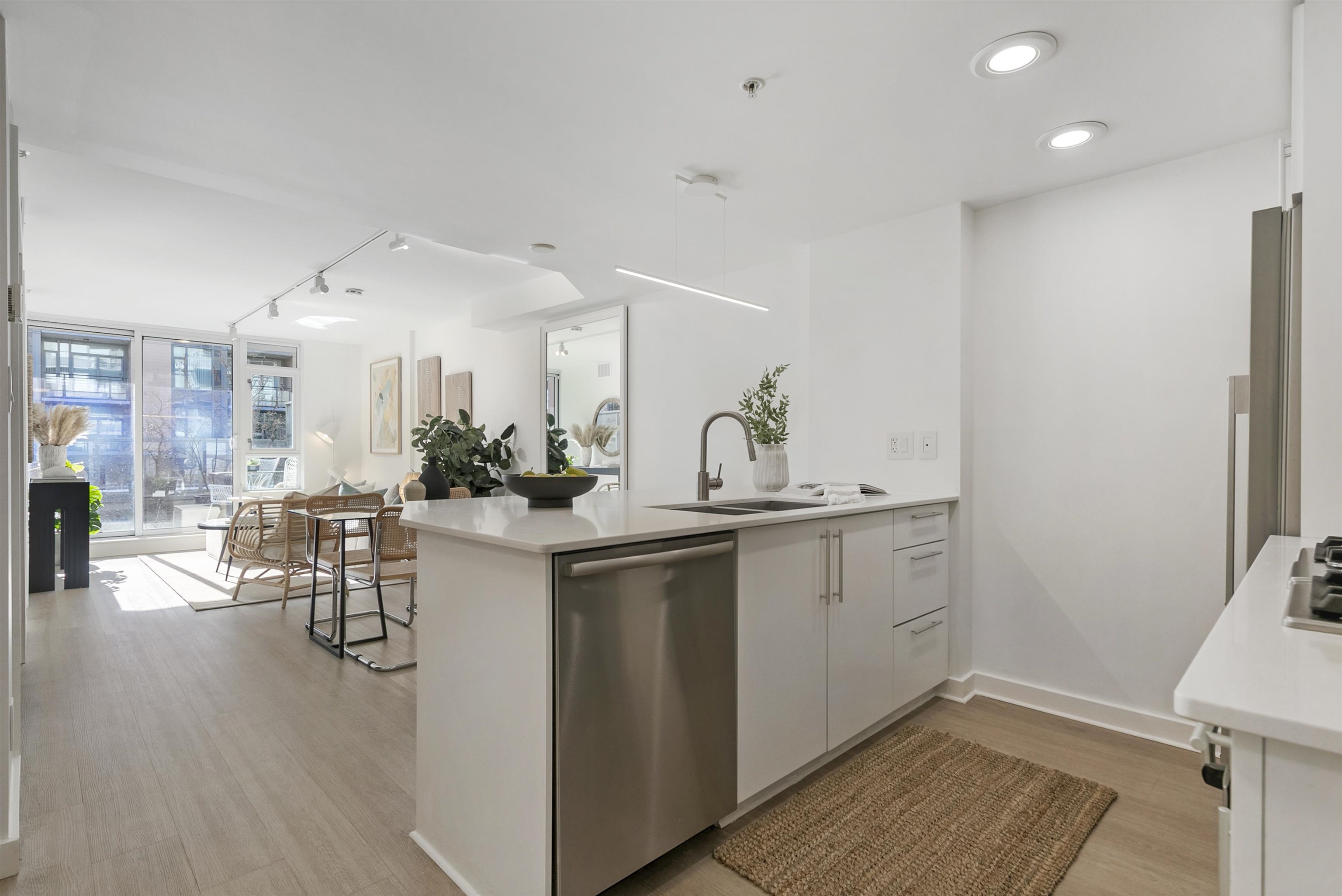 Additional image 2 of 374-2080 Broadway W, Vancouver, BC, V6J 0C7