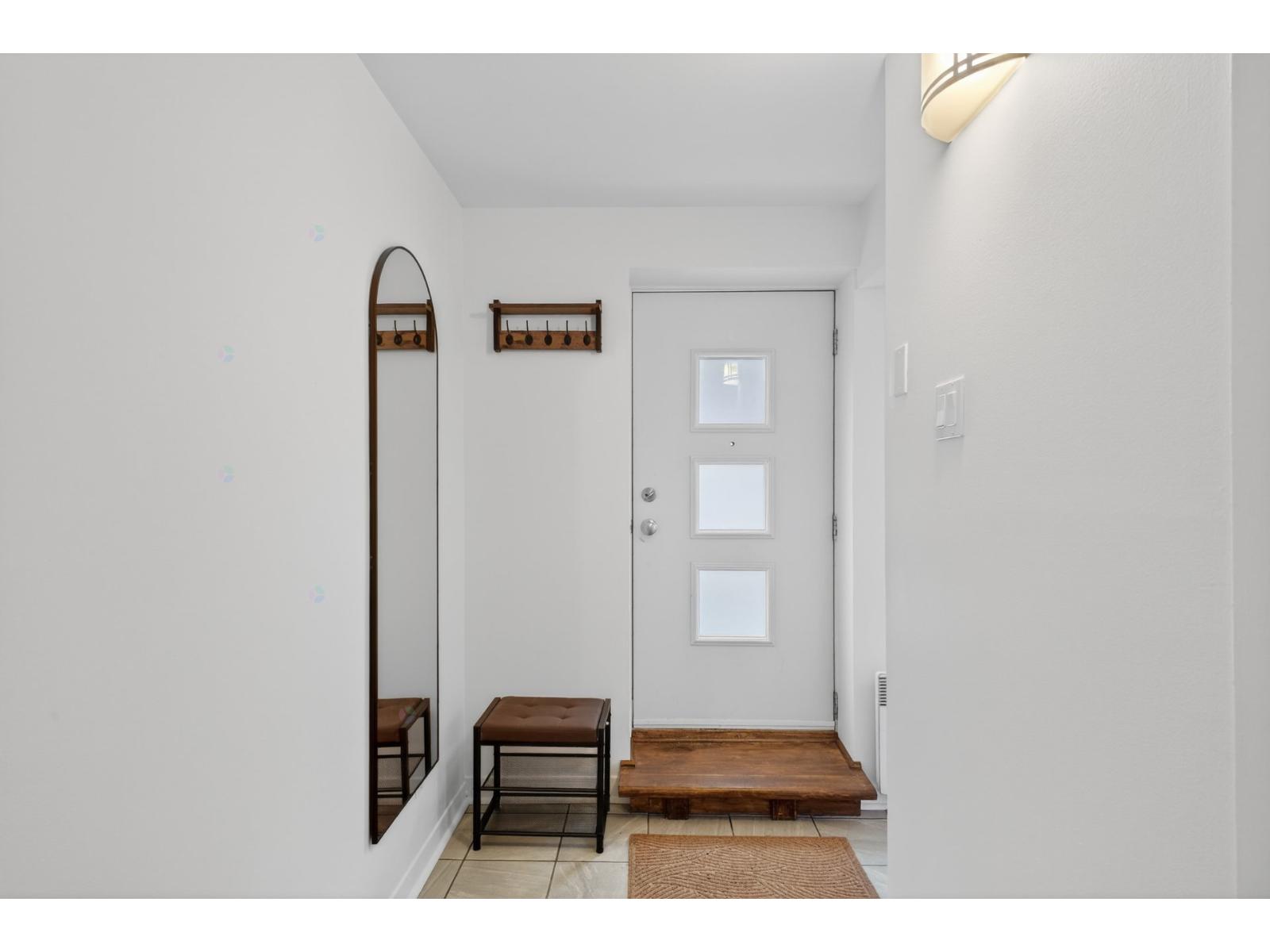 2054 Rue Sherbrooke O.