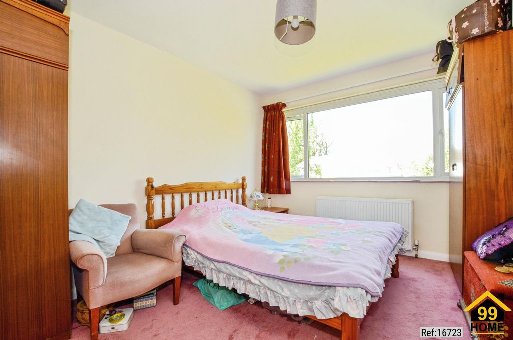 Additional image 12 of 5 bed detached house for saleTower Close, Berkhamsted, Hertfordshire HP4