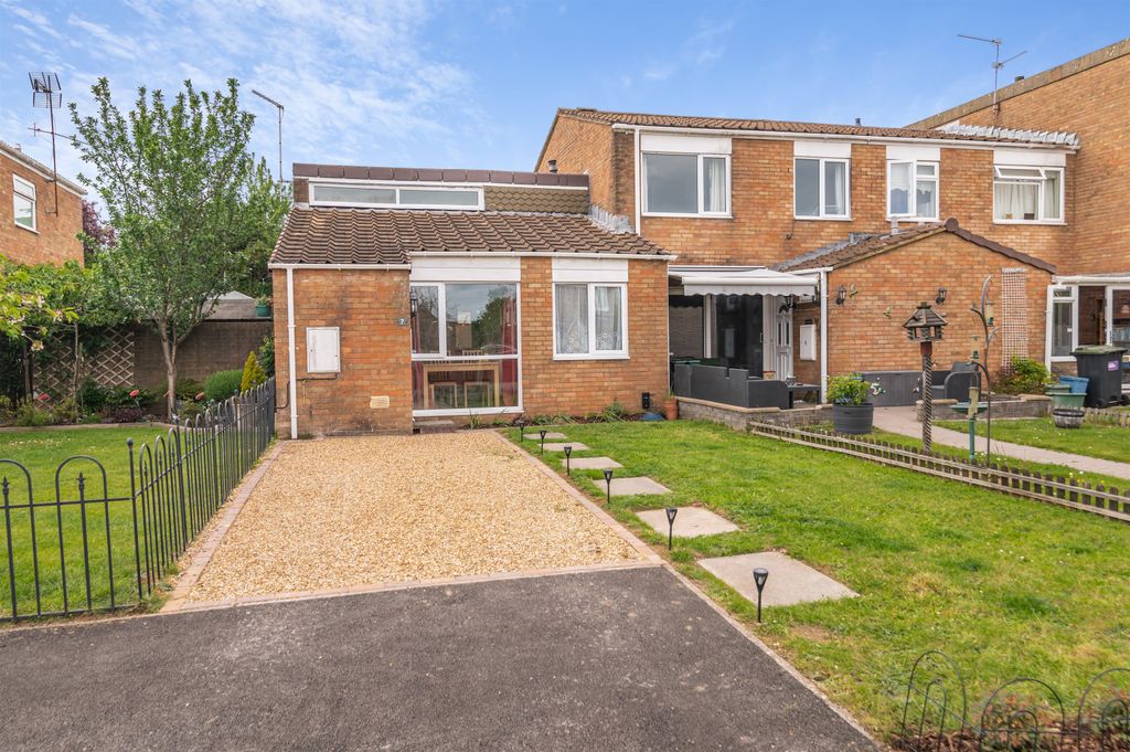 Additional image 13 of 2 bed bungalow for saleOak Close, Bulwark, Chepstow, Monmouthshire NP16