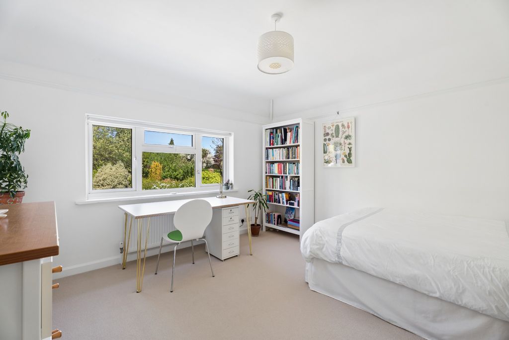 Additional image 19 of 5 bed detached house for saleStanley Hill Avenue, Amersham HP7