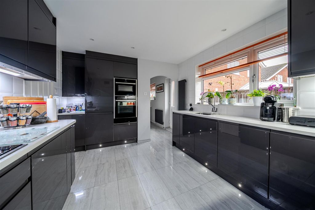 Additional image 2 of 4 bed detached bungalow for saleAspen Avenue, Bedford MK41