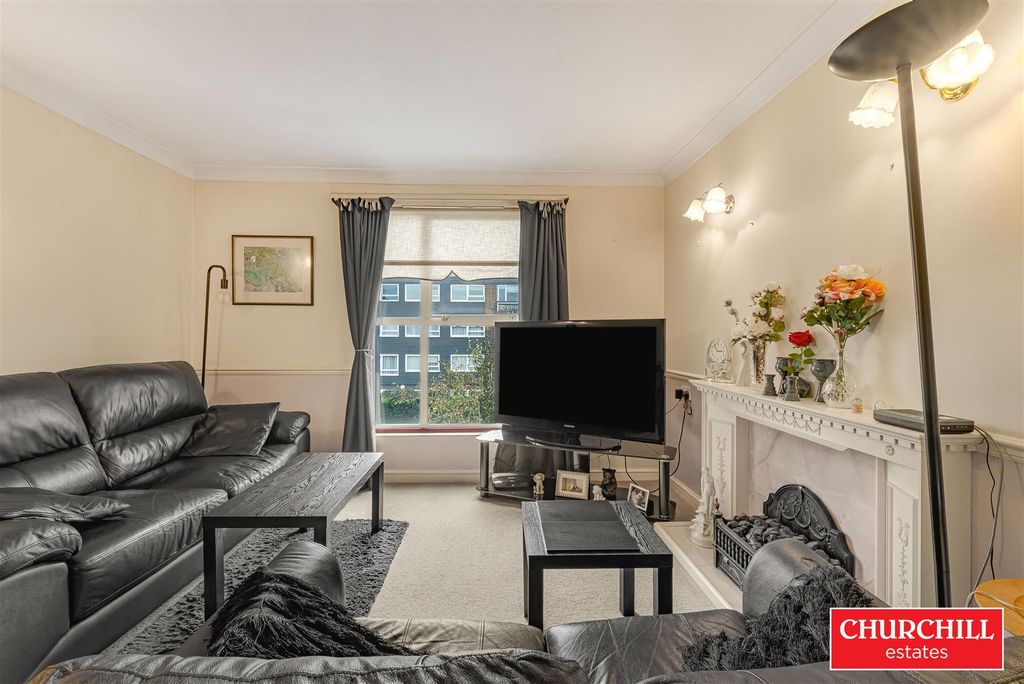 Additional image 9 of 2 bed flat for saleSt James Gate, Palmerston Road, Buckhurst Hill IG9