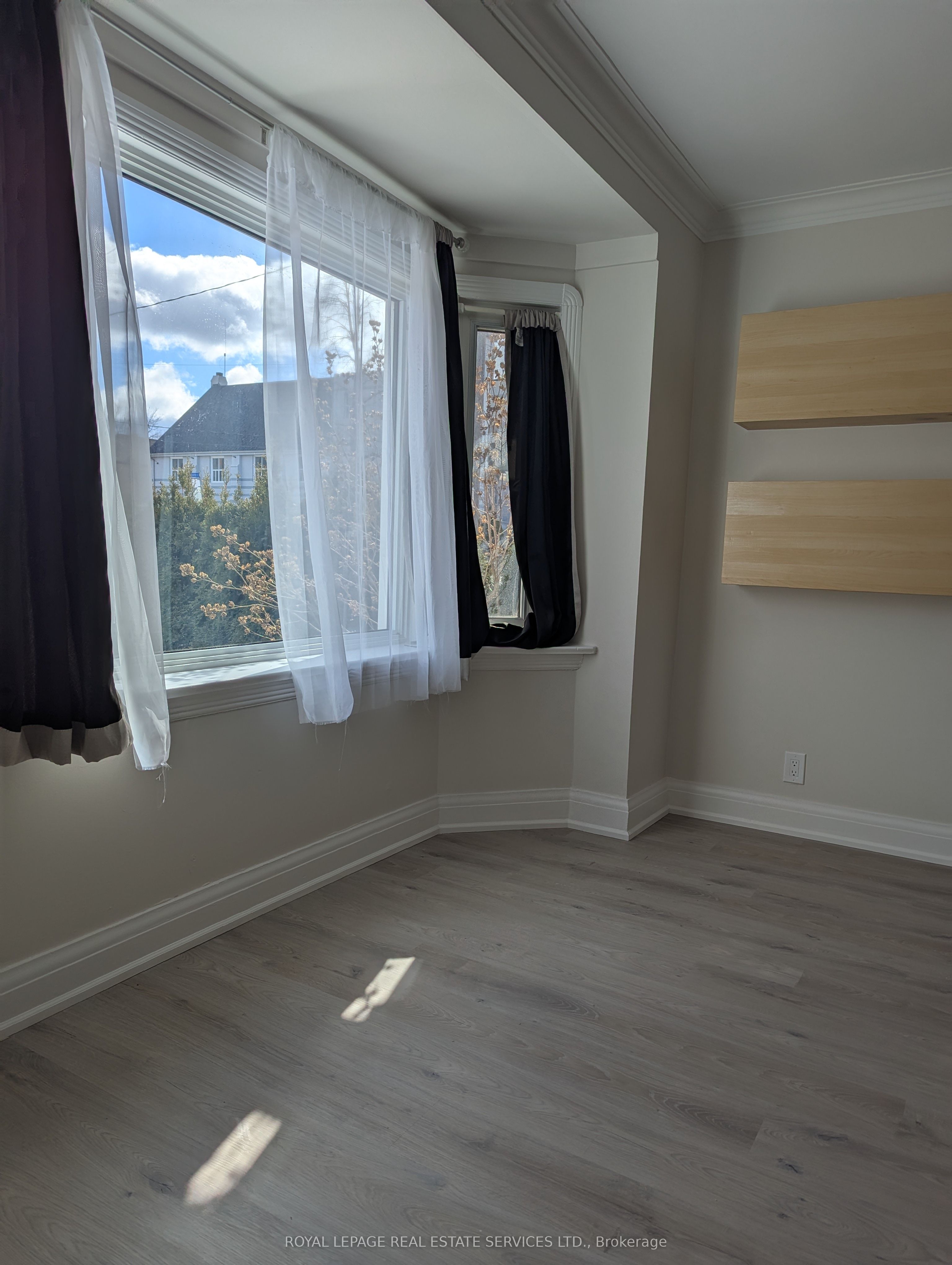 Additional image 2 of Main Floor-292 Scott Road, Toronto, ON, M6M 3V4