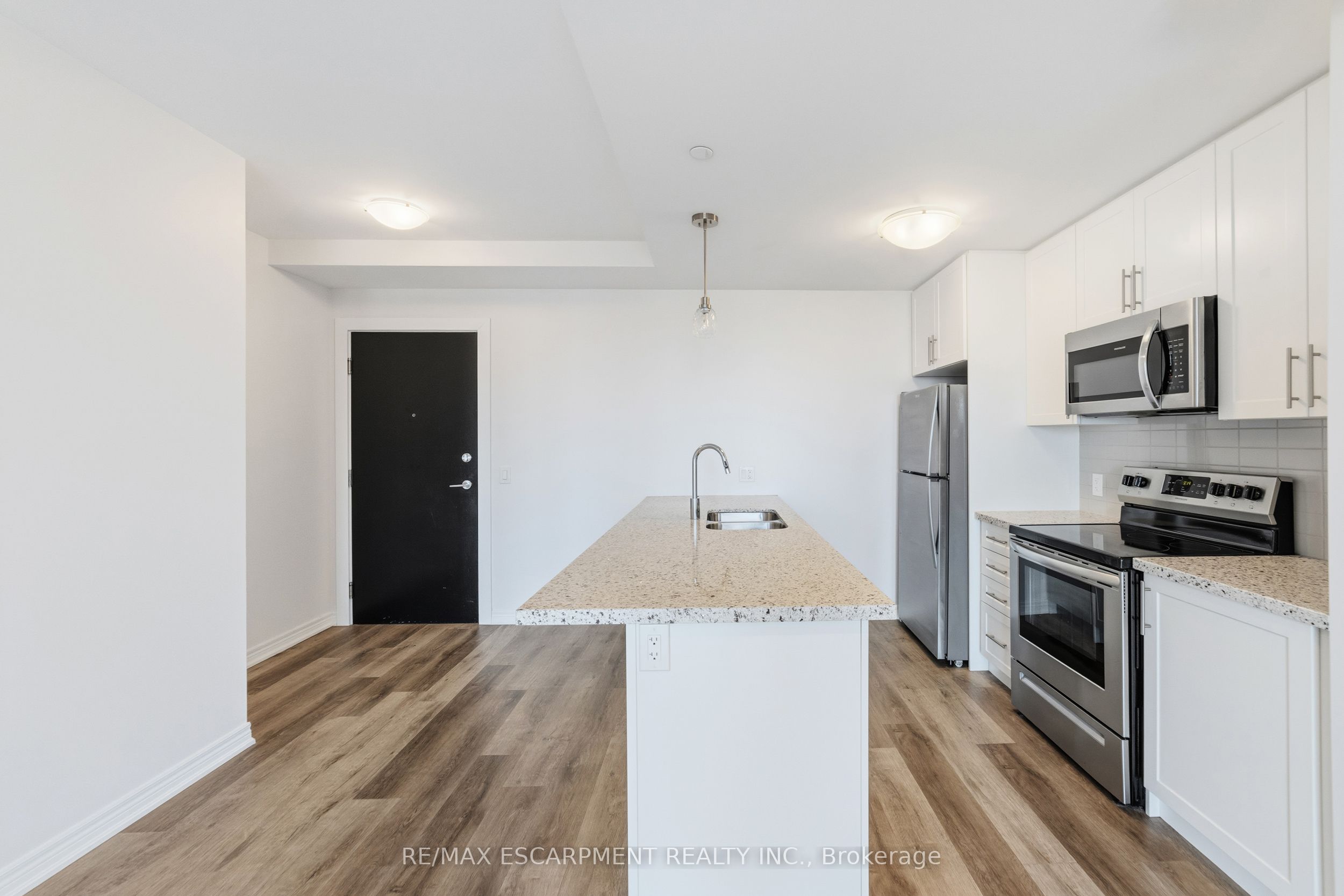 Additional image 3 of 302-2750 King Street, Hamilton, ON, L8G 1J4