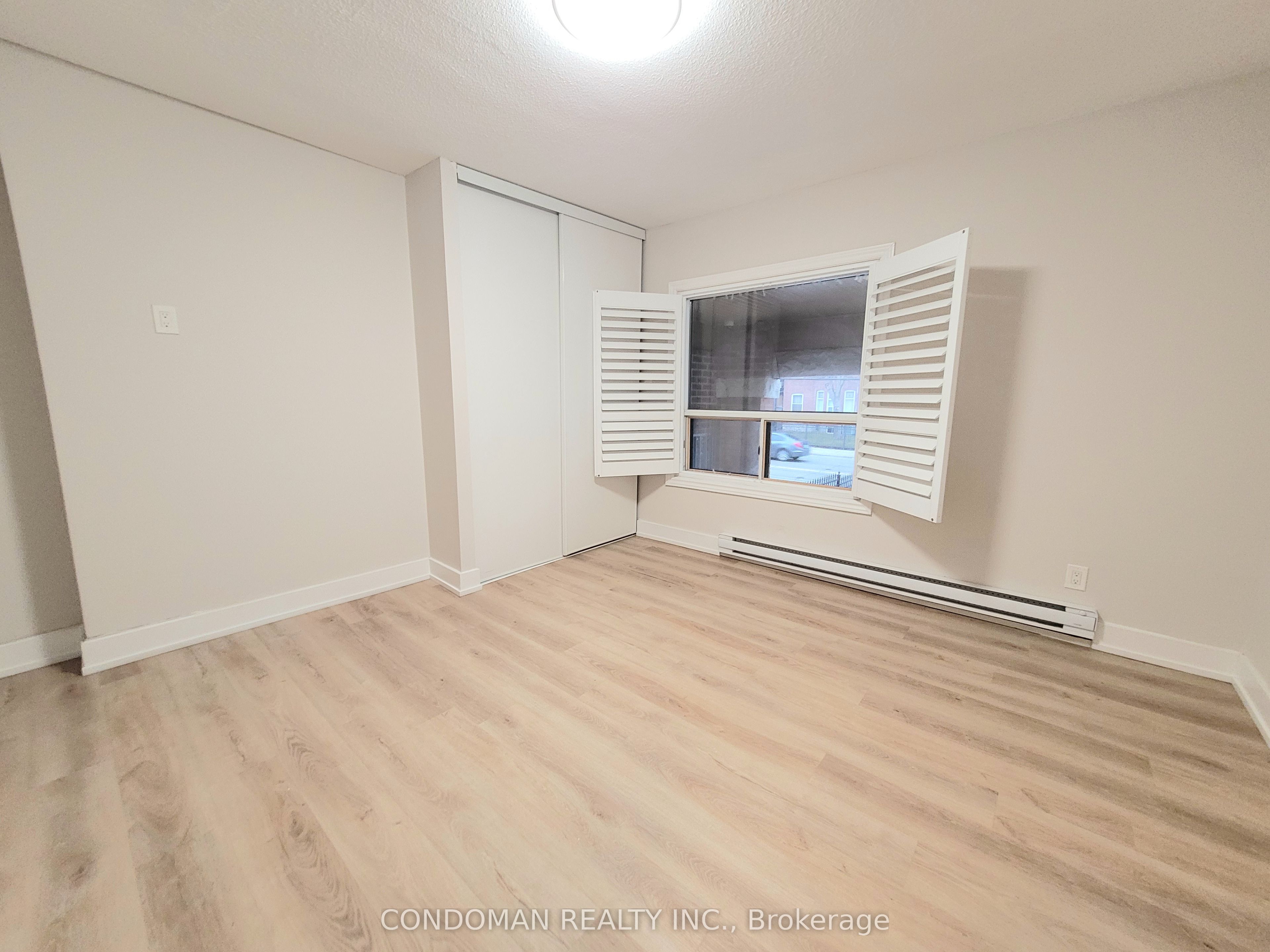 101-1371 King Street W, Toronto, ON, M6K 1H4