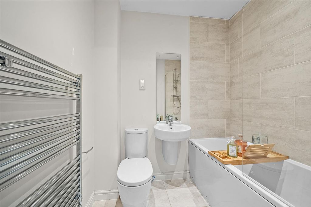 Additional image 15 of 4 bed town house for saleHawker Drive, Addlestone KT15