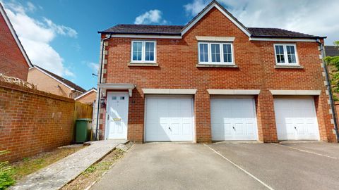 Mostyn Square, Llanishen, Cardiff CF14