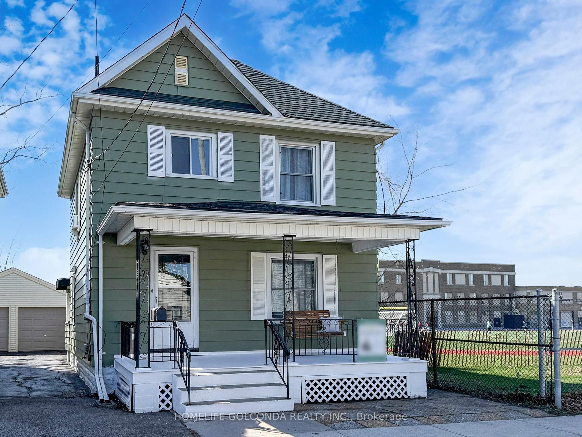 27 Woodland Avenue, St. Catharines, ON, L2R 5A1