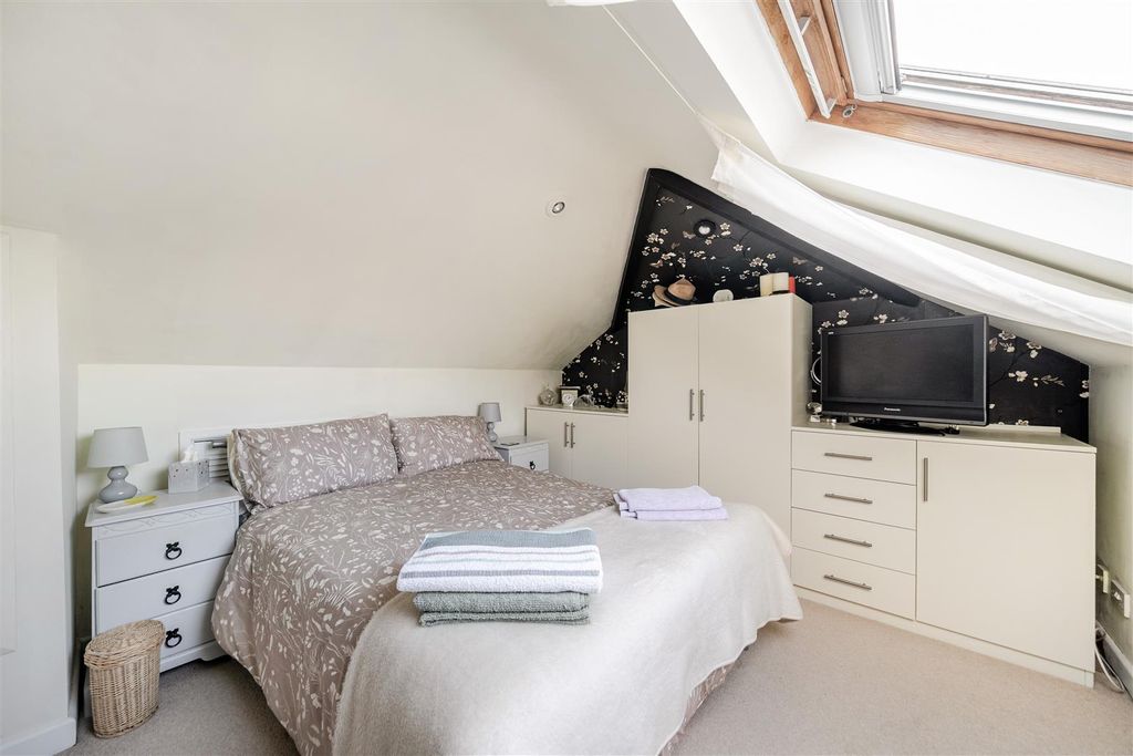 Additional image 17 of 4 bed detached bungalow for saleWhite Cliff Gardens, Blandford Forum DT11