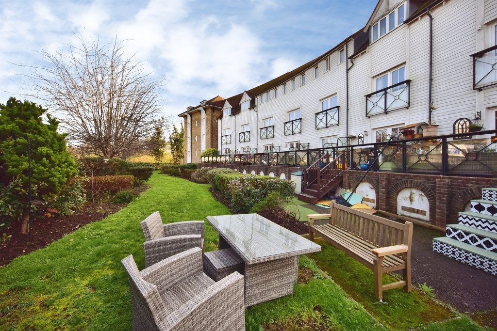 Additional image 12 of 4 bed property for saleMedway Court, Aylesford ME20