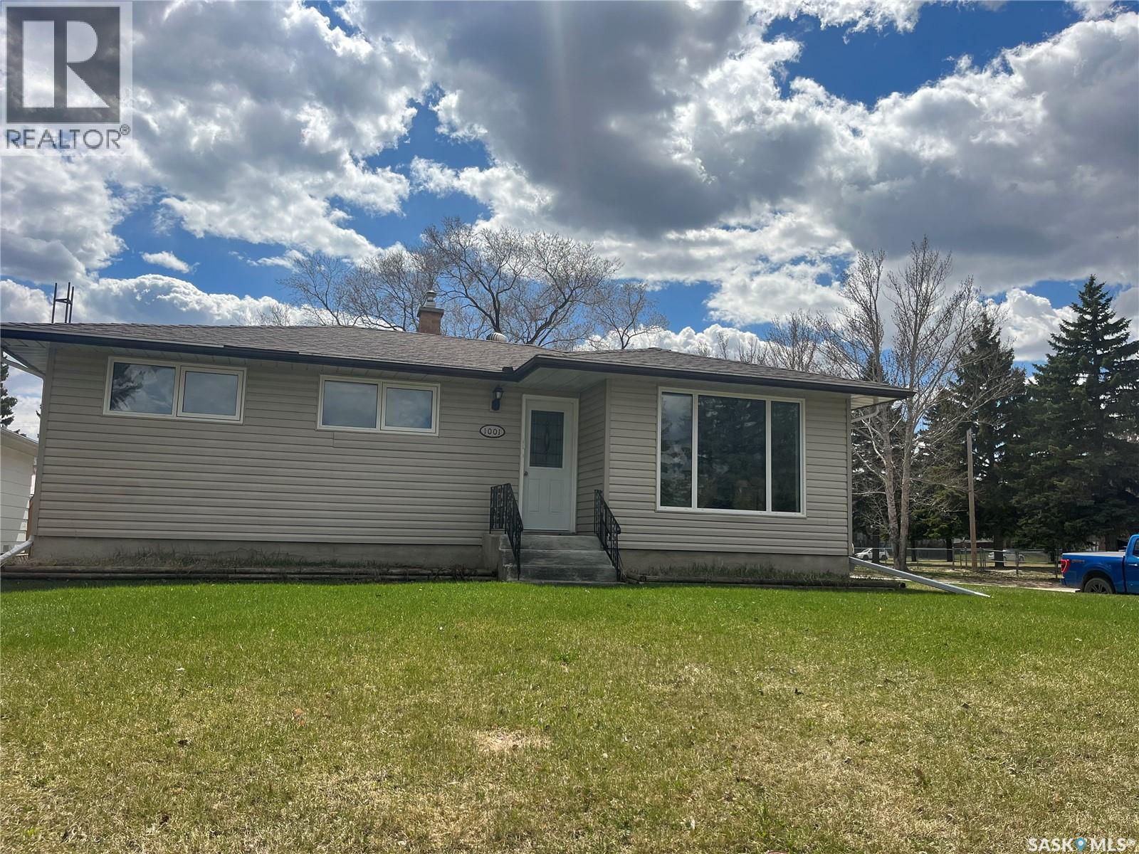 1001 Carlton DRIVE