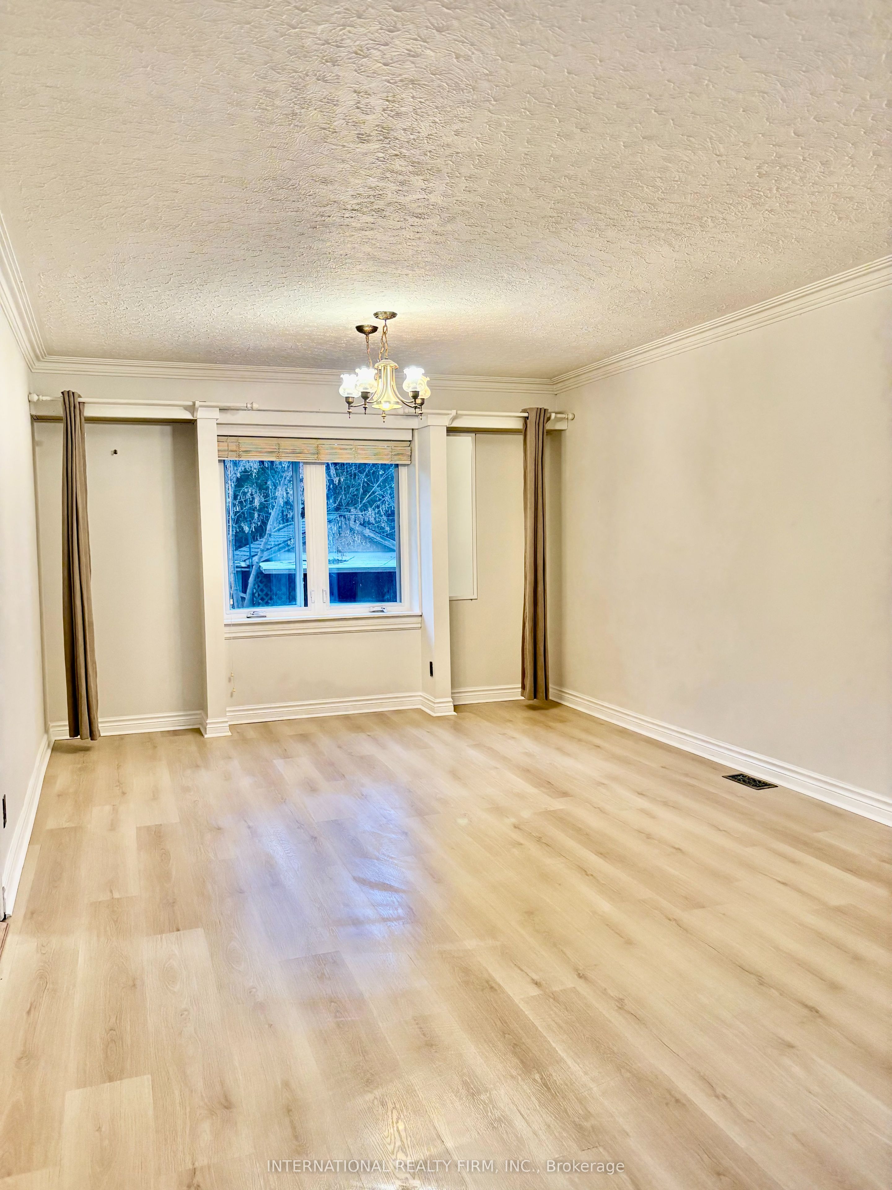 Additional image 3 of Main-397 Centre Street E, Richmond Hill, ON, L4C 1B5