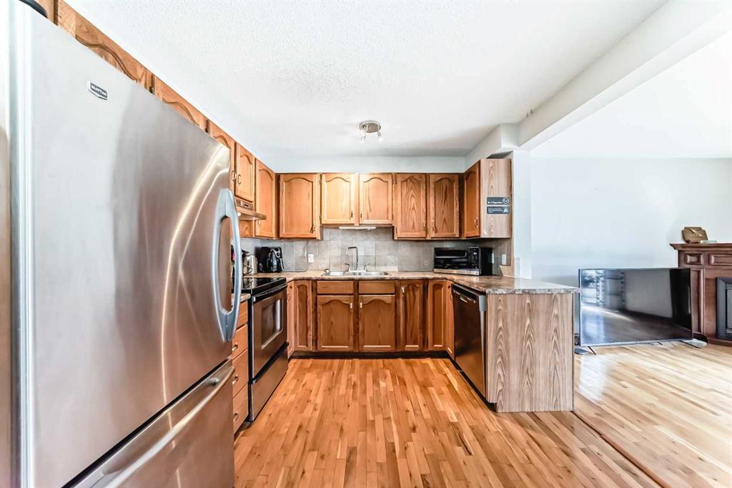 Additional image 6 of 209 Somervale Point SW, Calgary, AB, T2Y 3K4
