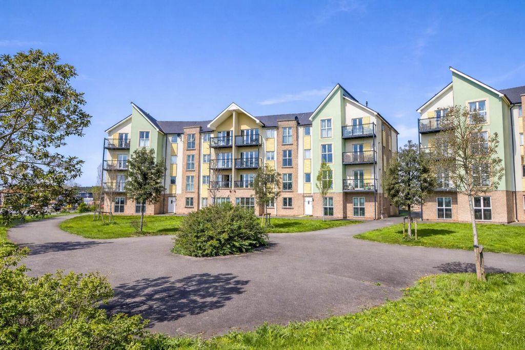 2 bed flat for saleAiroh End, Haywood Village BS24