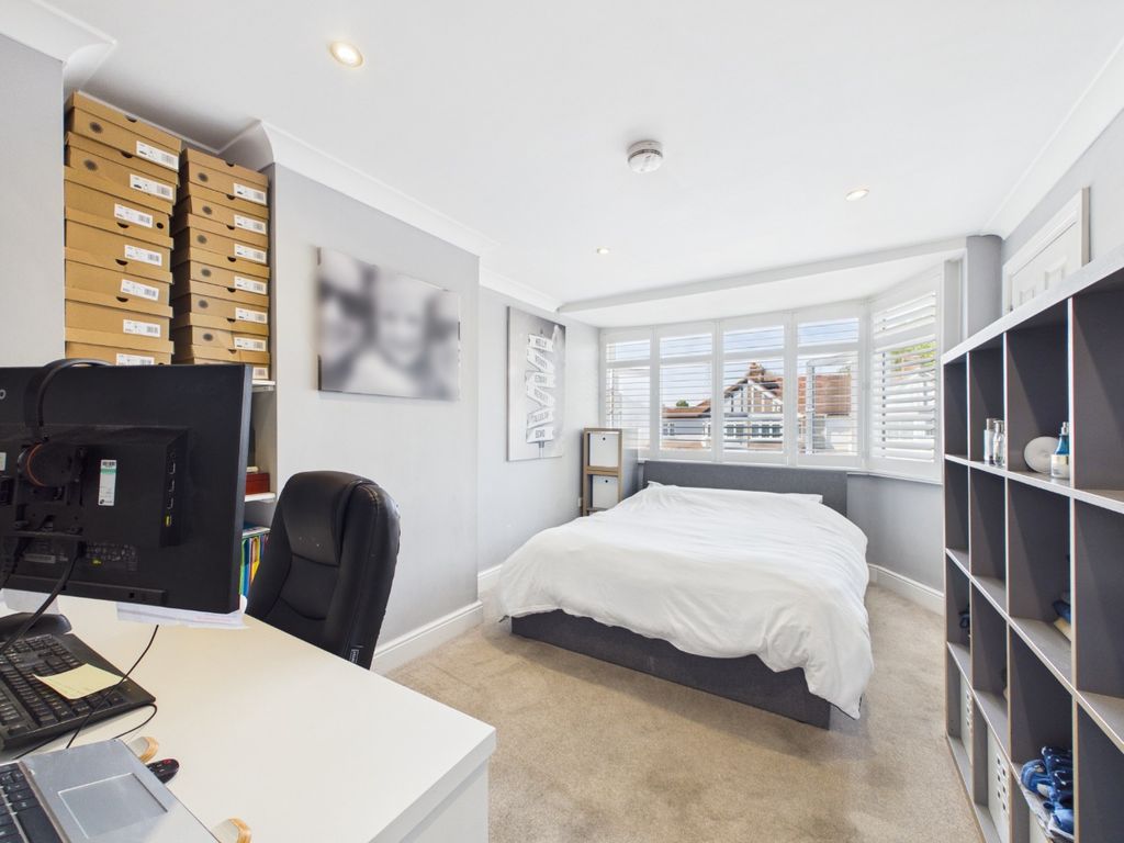 2 bed flat for saleBexley, Kent DA5 photo 5