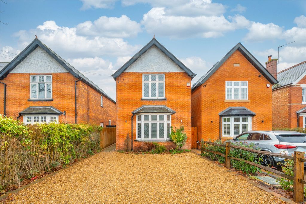 3 bed detached house for saleAddlestone, Surrey KT15
