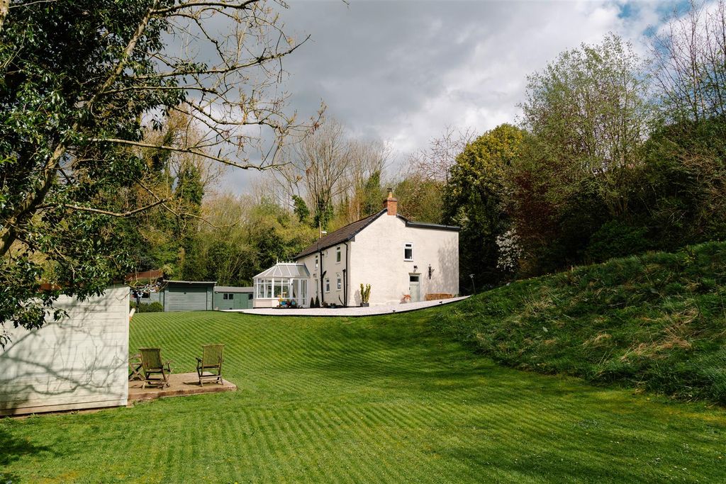 Additional image 2 of 3 bed detached house for saleWoodland Cottage, Temperance Hill, Woolley Moor, Alfreton DE55