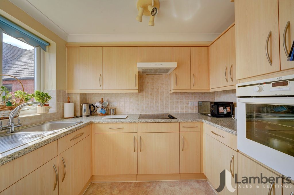 Additional image 3 of 1 bed flat for saleNew Road, Studley B80