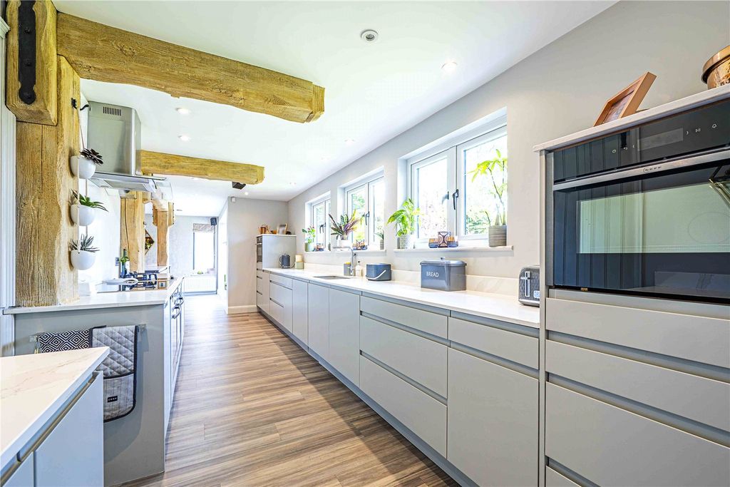 Additional image 8 of 5 bed detached house for saleCastle Gateway, Berkhamsted, Hertfordshire HP4