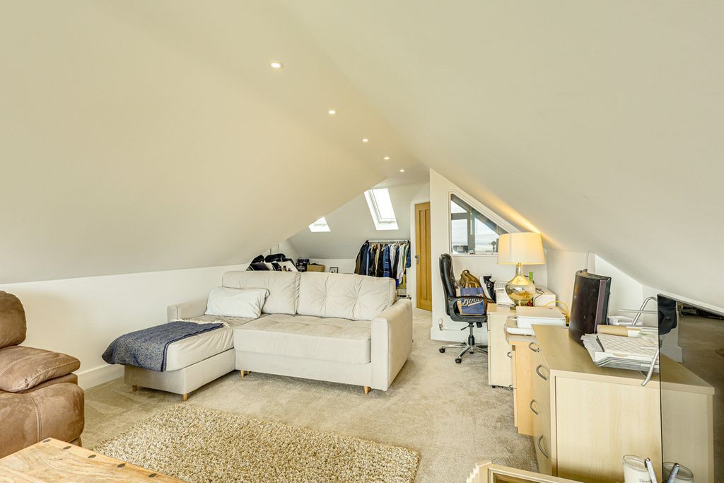 Additional image 38 of 4 bed detached house for saleCastle Road, Benfleet SS7