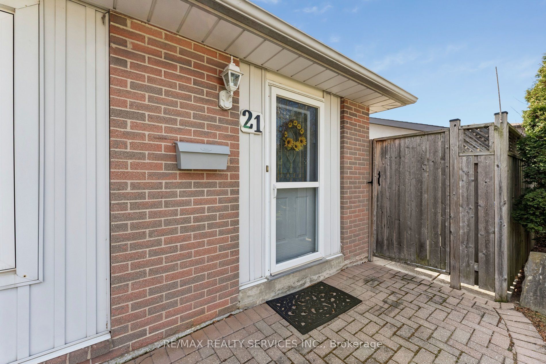 Additional image 3 of 21 Willis Drive, Brampton, ON, L6W 1A8
