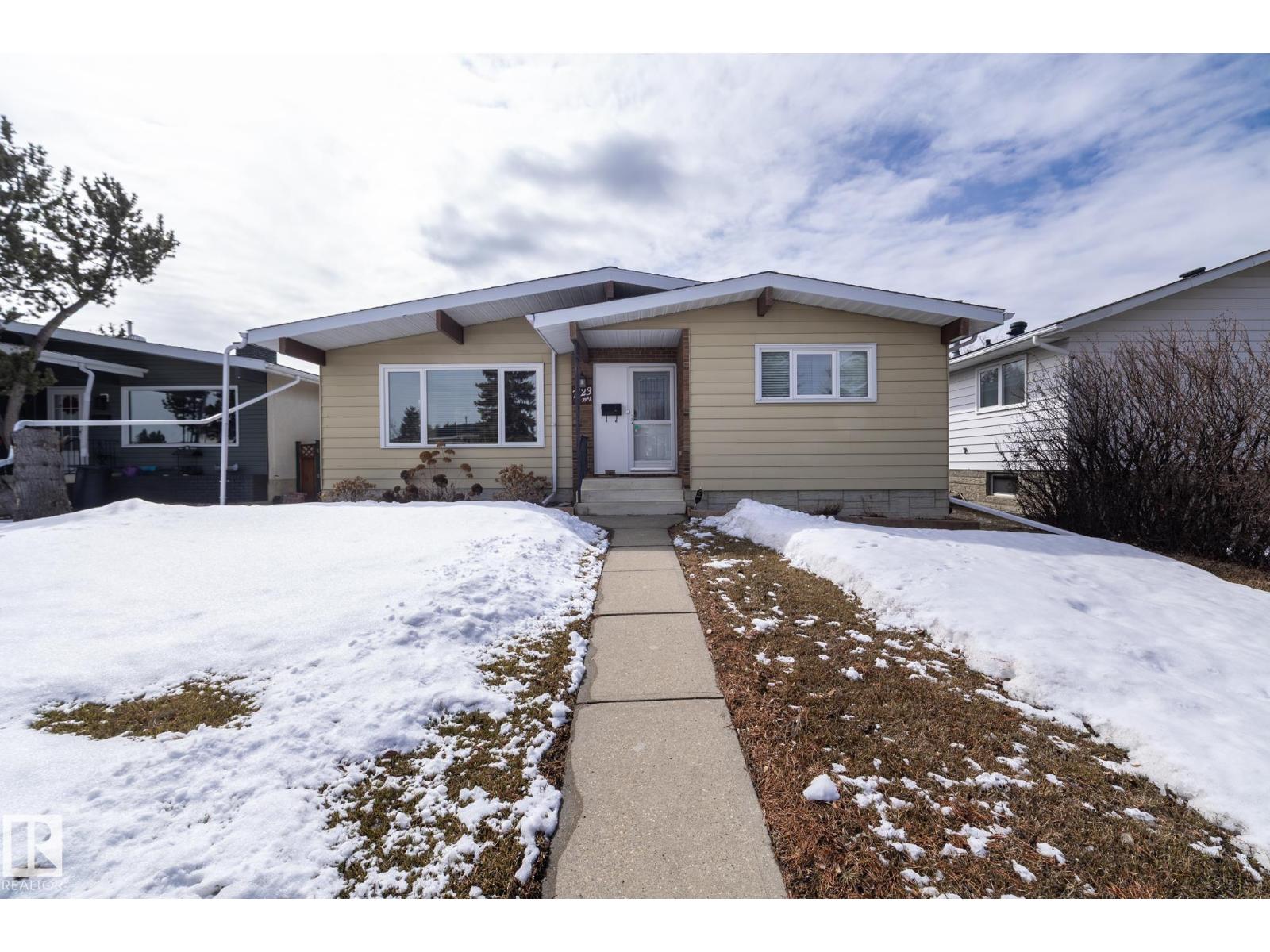 7123 39a Avenue NW, Edmonton, AB, T6K0R7
