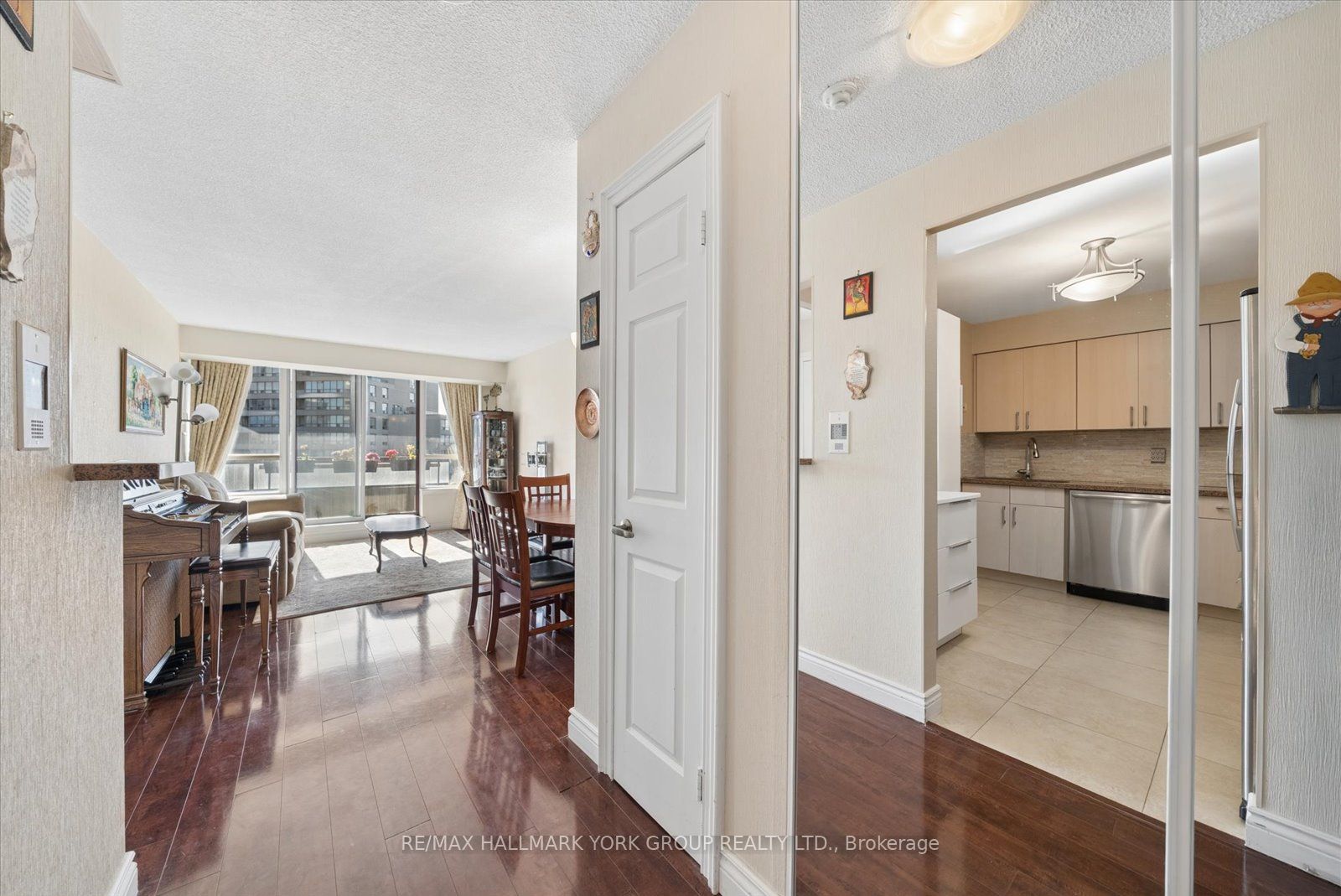 Additional image 5 of 512-81 Townsgate Drive, Vaughan, ON, L4J 8E6