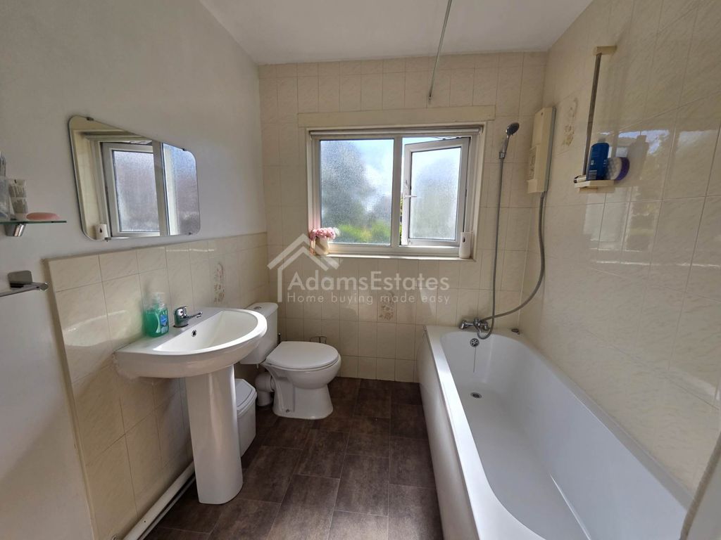 Additional image 7 of 4 bed bungalow for saleSoothill Lane, Batley WF17