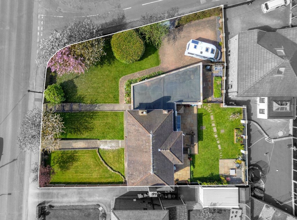 4 bed detached house for salePaddock Road, Staincross, Barnsley S75 photo 2