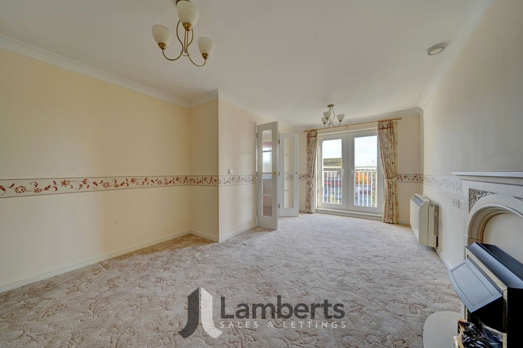 Additional image 5 of 2 bed flat for saleNew Road, Studley B80