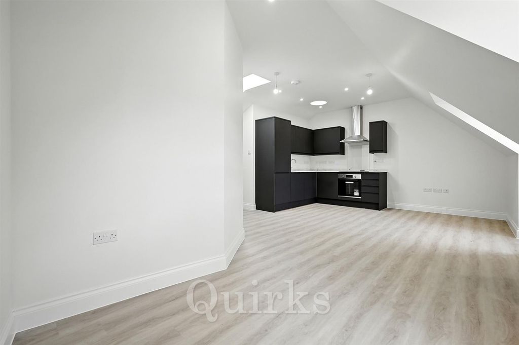Additional image 16 of 2 bed flat for saleHigh Street, Billericay CM12