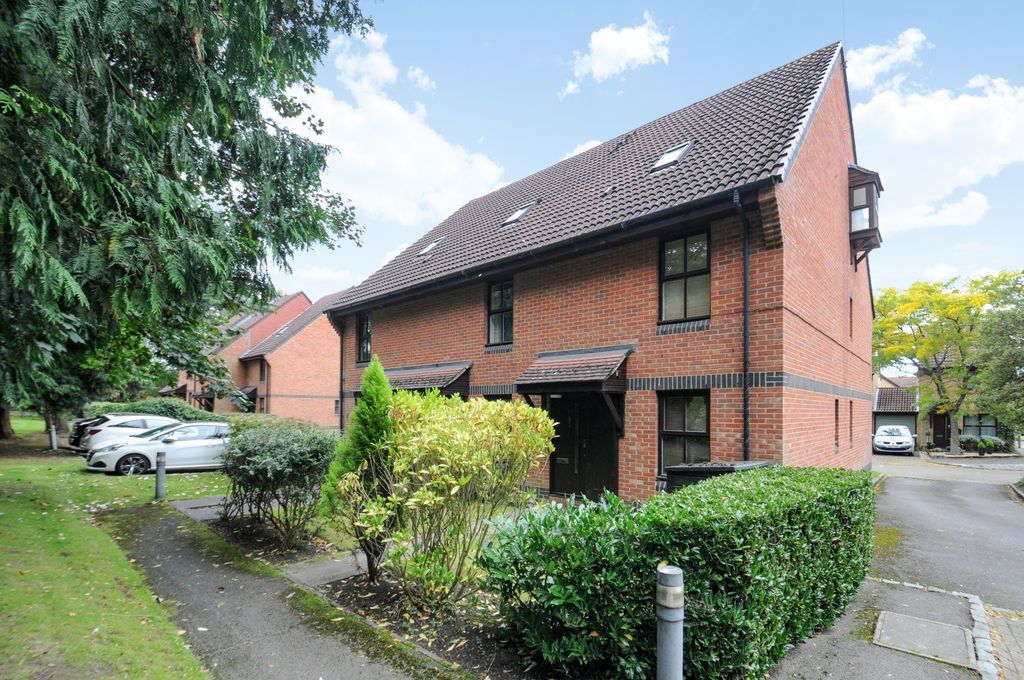 Additional image 9 of 2 bed maisonette for saleBadgers Close, Woking GU21