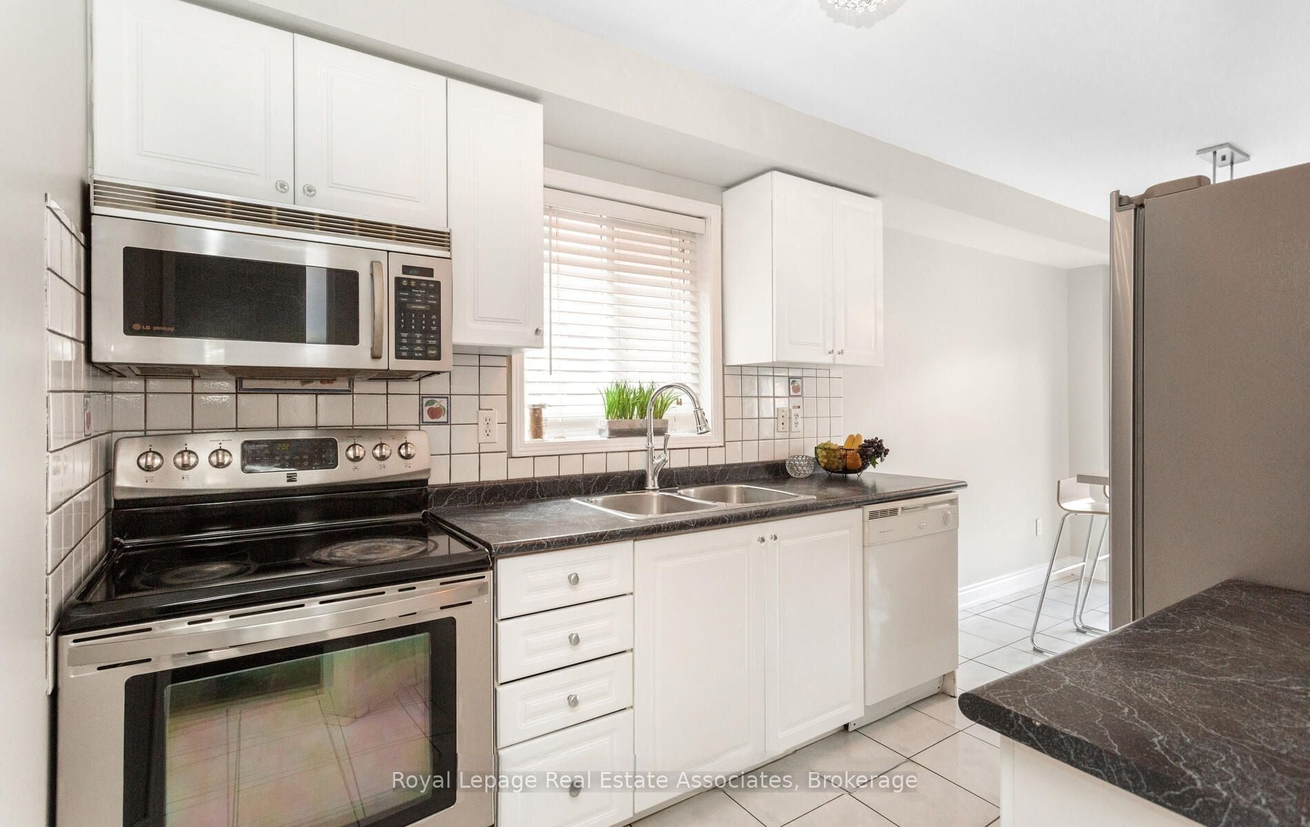 Additional image 3 of Upper-116 Lake Louise Drive, Brampton, ON, L6X 4Z8