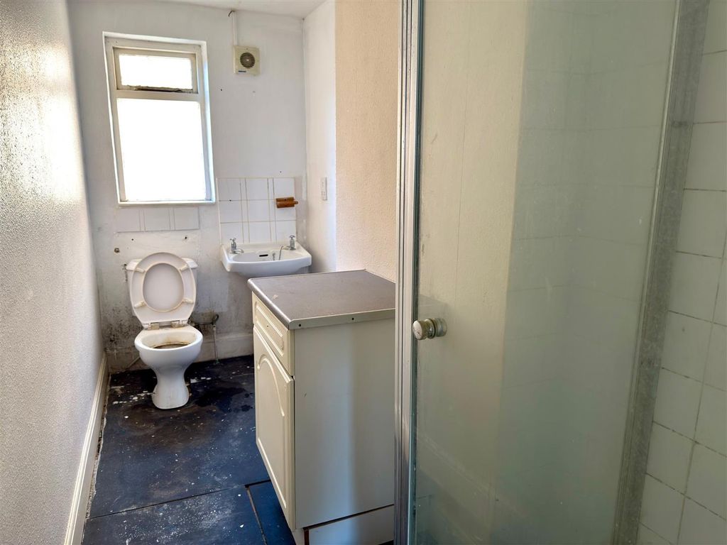 Additional image 7 of 2 bed flat for saleLondon Road South, Lowestoft NR33