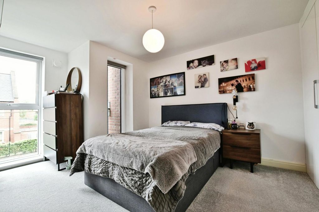 Additional image 5 of 2 bed flat for saleBaskerville Road, Altrincham, Greater Manchester WA14