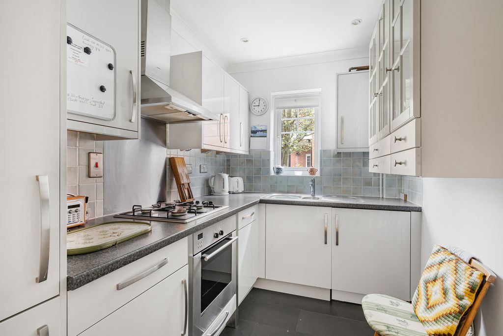 Additional image 3 of 2 bed flat for saleRiver View Terrace, Abingdon OX14