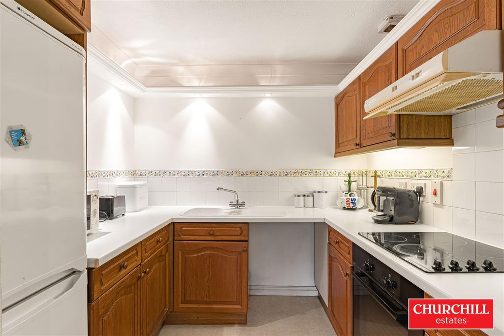 Additional image 3 of 2 bed flat for saleSt James Gate, Palmerston Road, Buckhurst Hill IG9