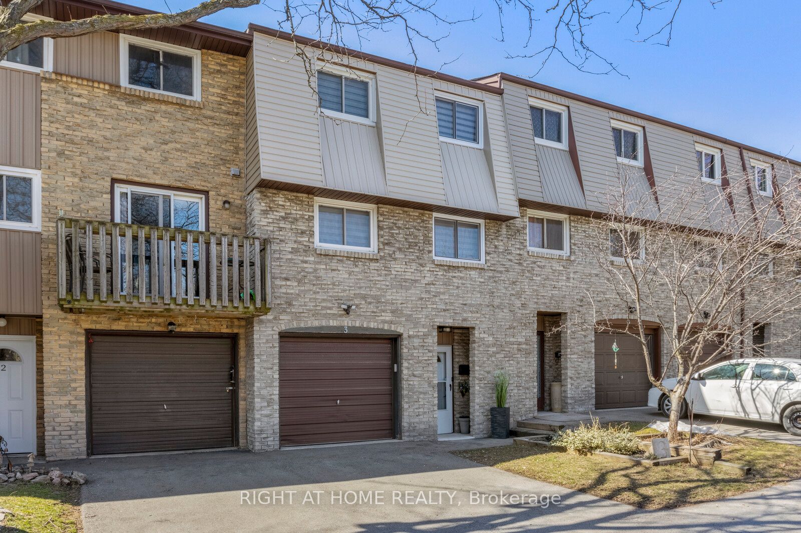 3-985 Limeridge Road E, Hamilton, ON, L8W 1X9