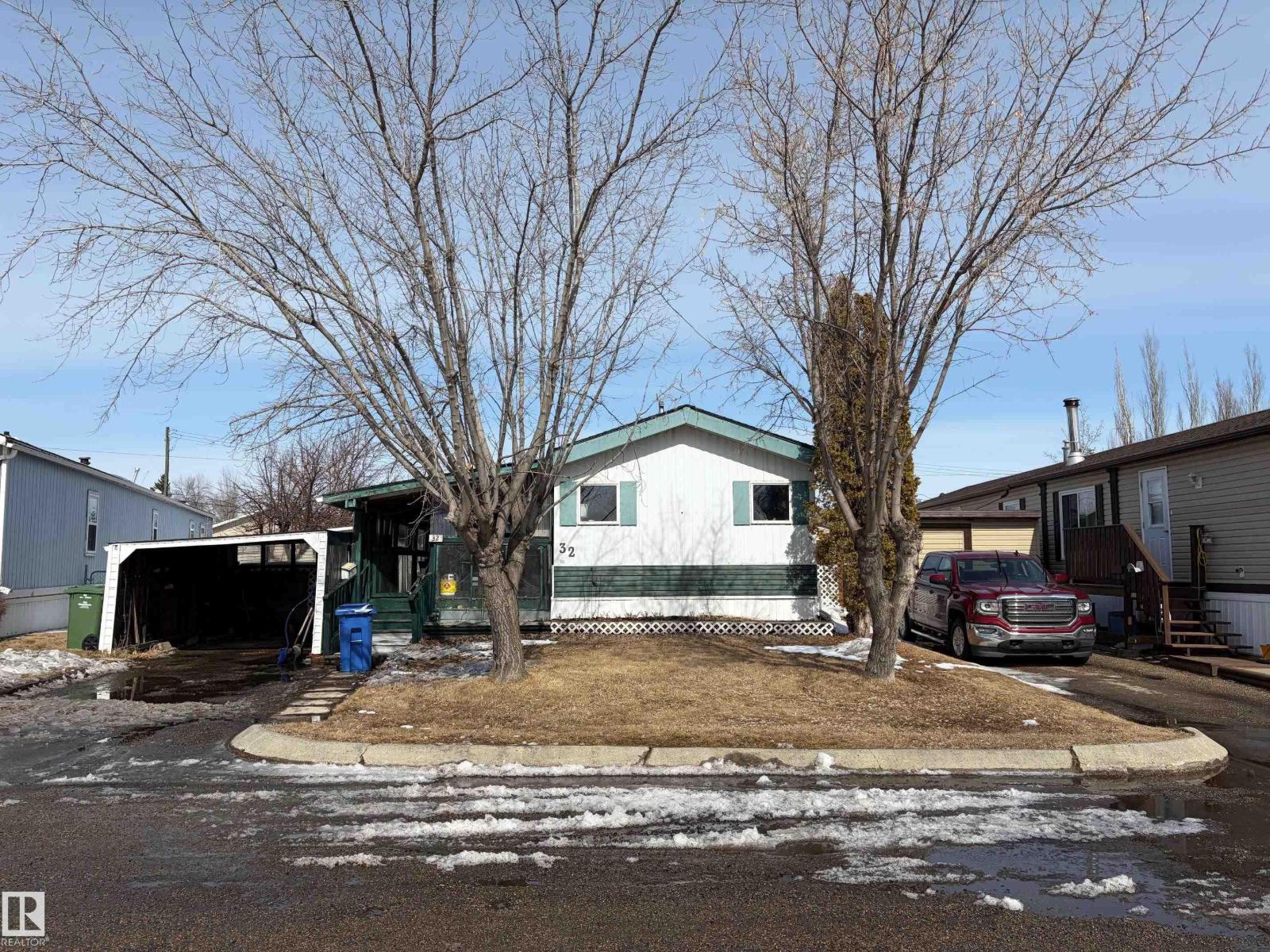 32-4202 45 Street, Wetaskiwin, AB, T9A2L3