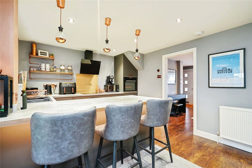 Additional image 10 of 3 bed semi-detached house for saleChichester Close, Bicester, Oxfordshire OX26