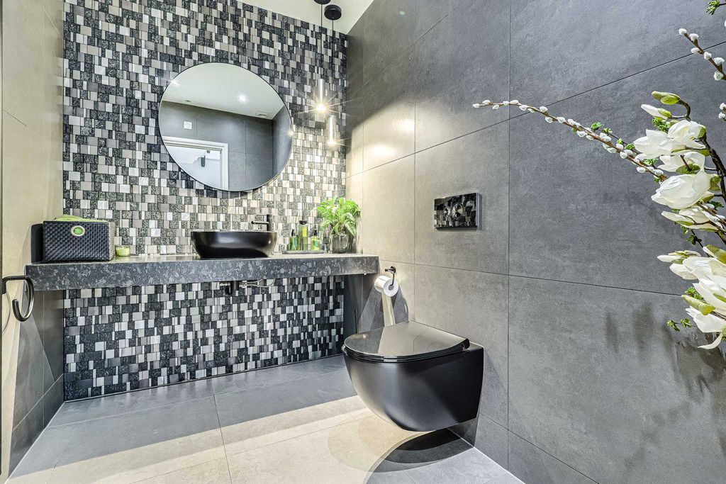 Additional image 25 of 5 bed detached house for saleBenfleet Road, Benfleet SS7