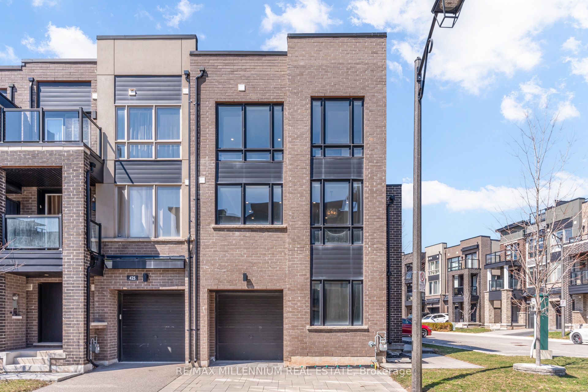 Additional image 2 of 3058 Blacktusk Common, Oakville, ON, L6H 0R9