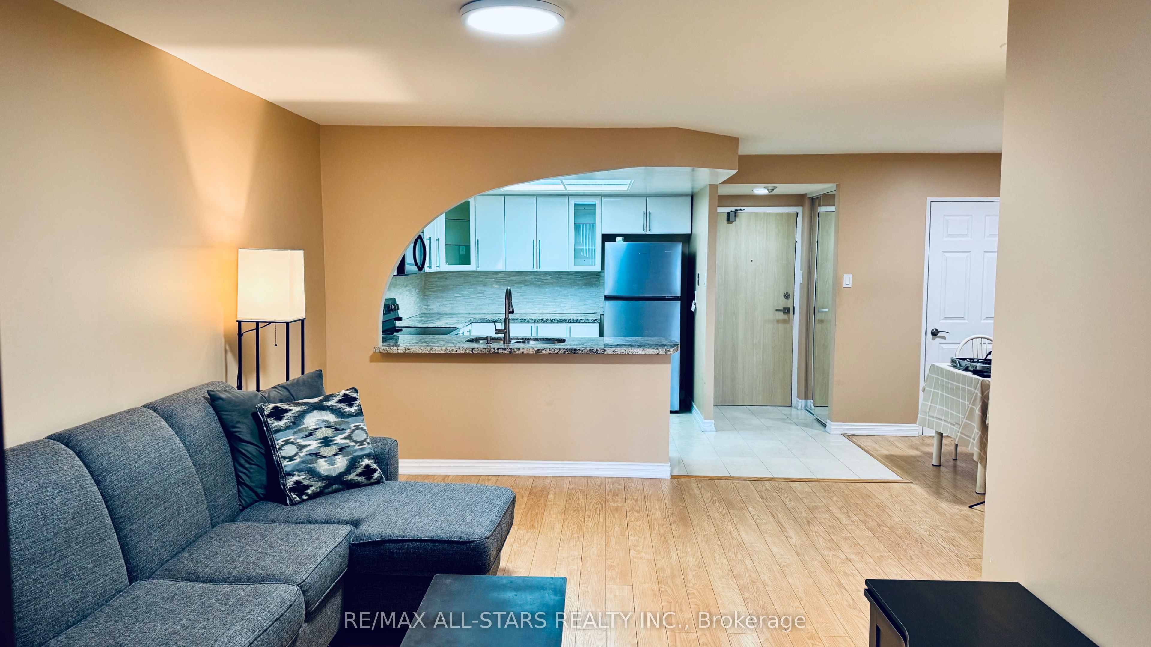 402-7601 Bathurst Street, Vaughan, ON, L4J 4H5