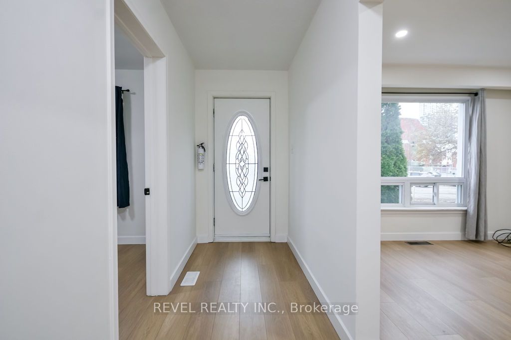 Additional image 3 of 44 Parkside Drive, Barrie, ON, L4N 1W9