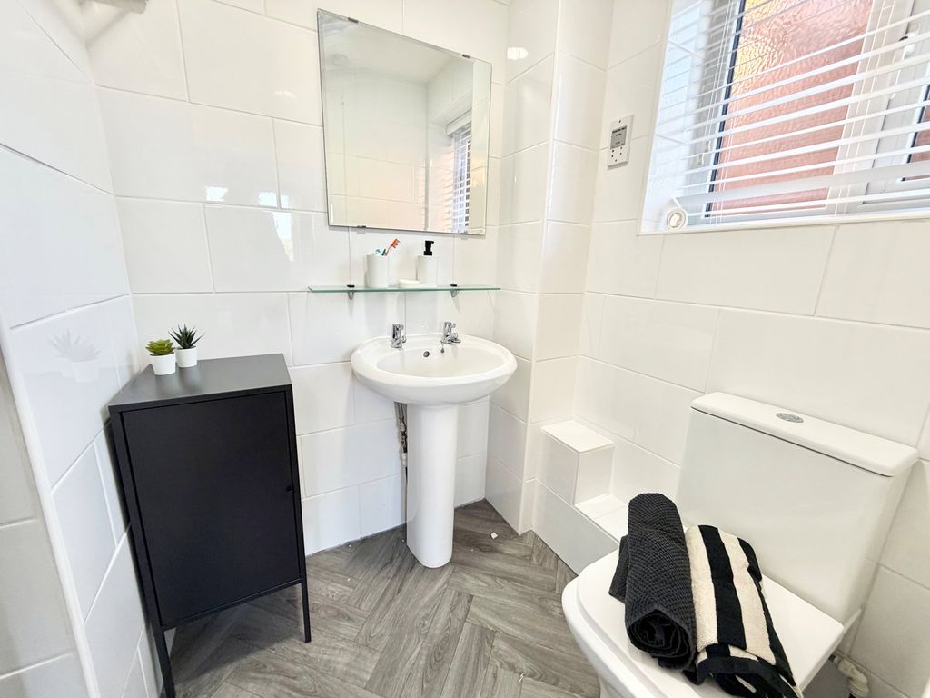 Additional image 15 of 4 bed detached house for saleLakeside Court, Lakeside, Brierley Hill DY5