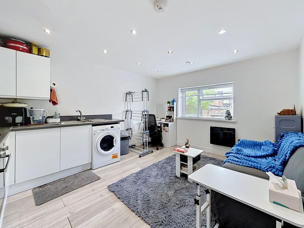Additional image 12 of 5 bed property for saleBedford Street, Cardiff CF24