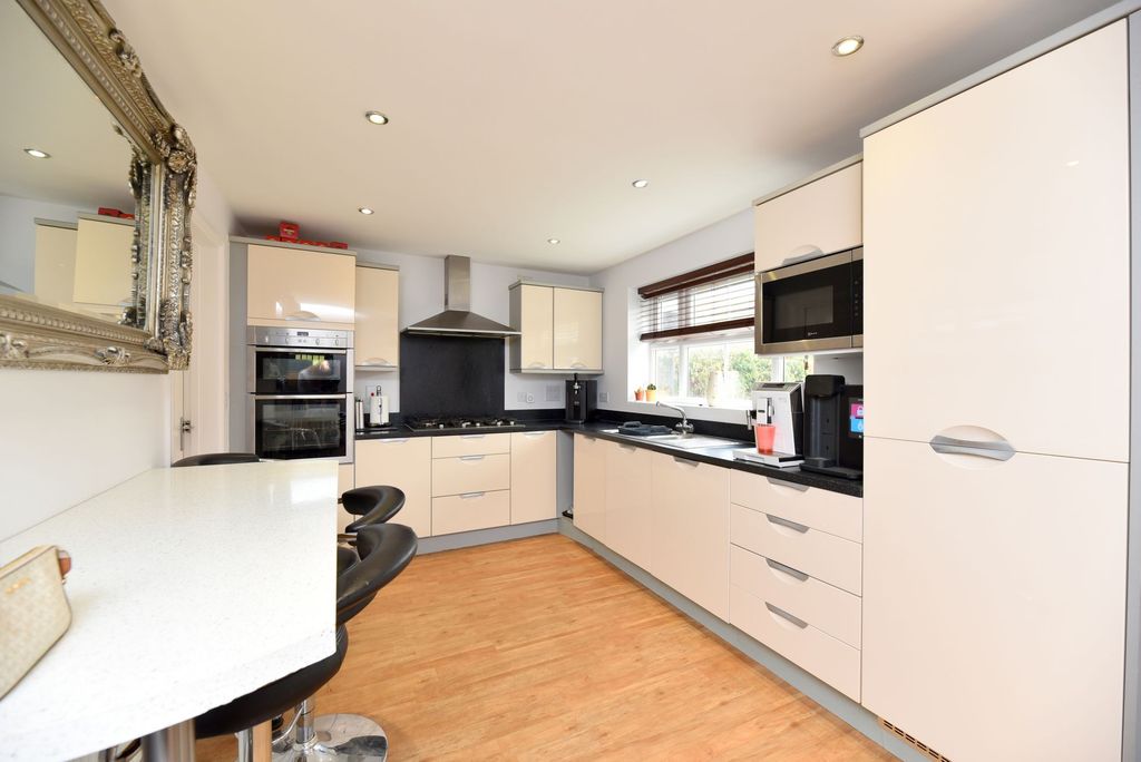 Additional image 3 of 5 bed detached house for saleDevon Drive, Biggleswade SG18