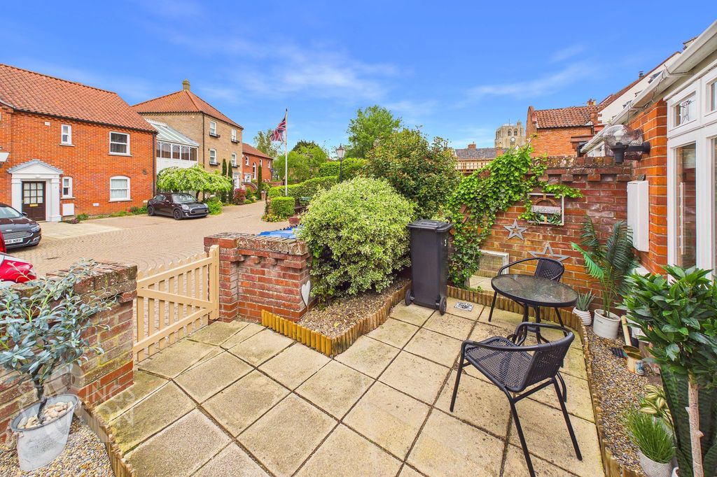 Additional image 20 of 2 bed terraced house for saleOld College Close, Beccles NR34