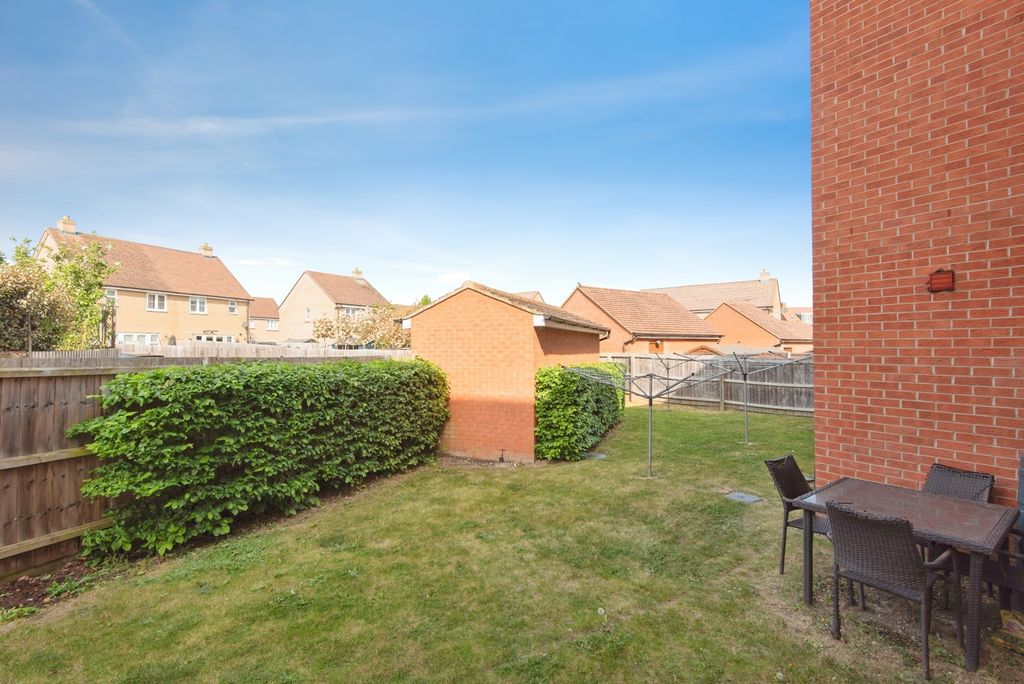Additional image 12 of 2 bed flat for salePlanets Way, Biggleswade, Bedfordshire SG18